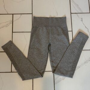 Gymshark Girls' Gray High-Waist Leggings - EUC, size M